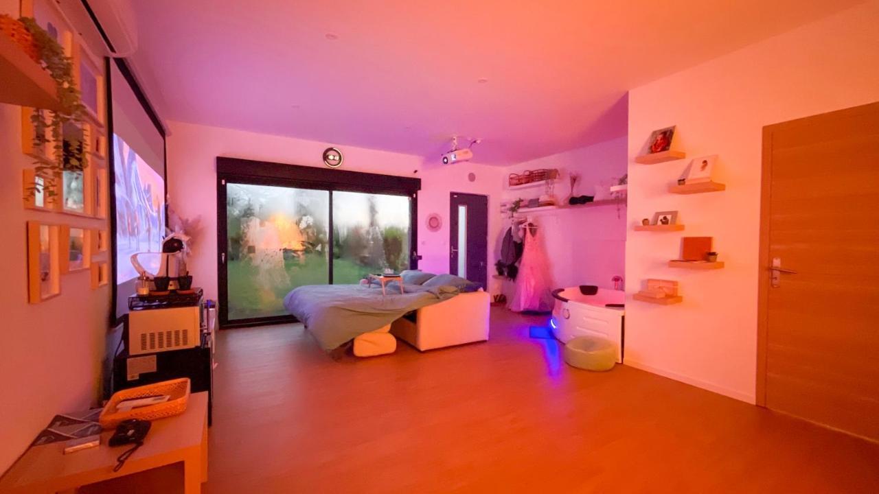 Capsule Nature & Photos - Jacuzzi - Netflix & Home Cinema - Ps5 & Jeu Thun-Saint-Martin 外观 照片