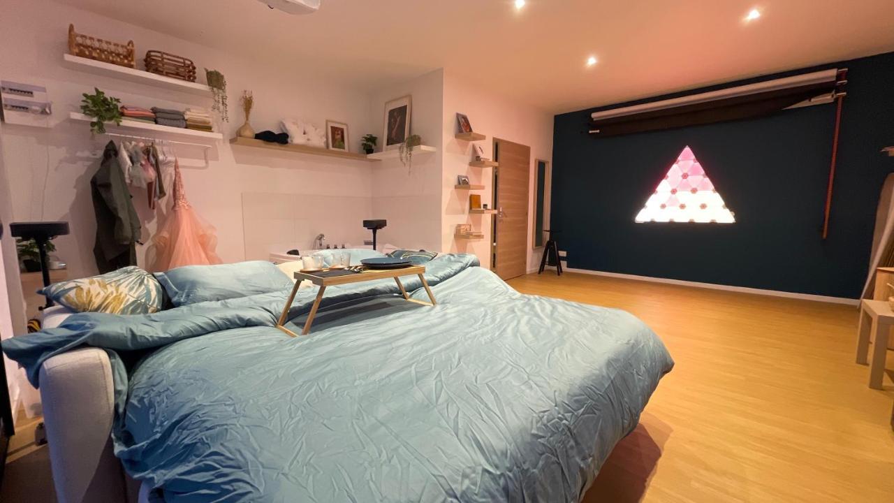 Capsule Nature & Photos - Jacuzzi - Netflix & Home Cinema - Ps5 & Jeu Thun-Saint-Martin 外观 照片