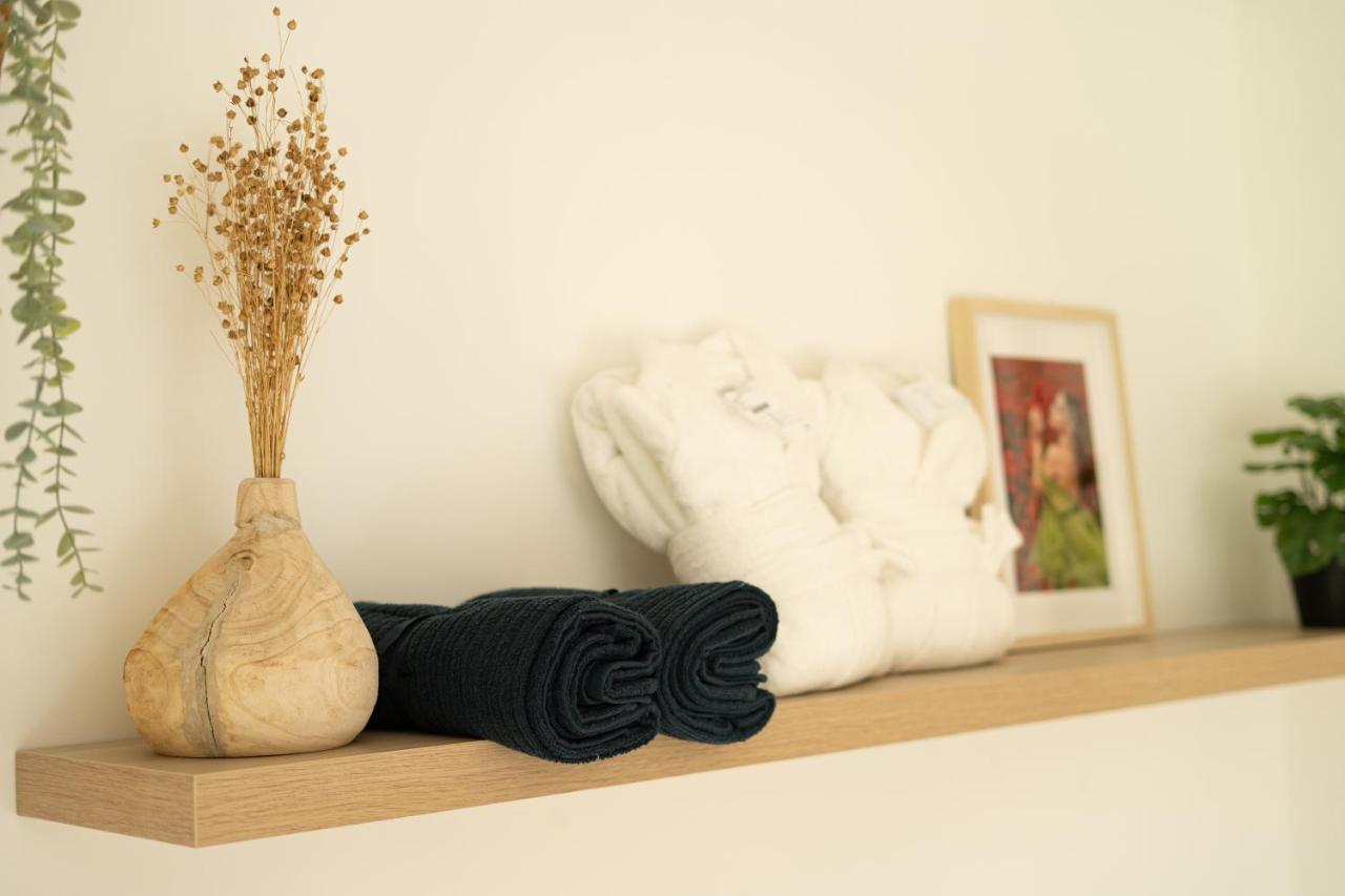 Capsule Nature & Photos - Jacuzzi - Netflix & Home Cinema - Ps5 & Jeu Thun-Saint-Martin 外观 照片
