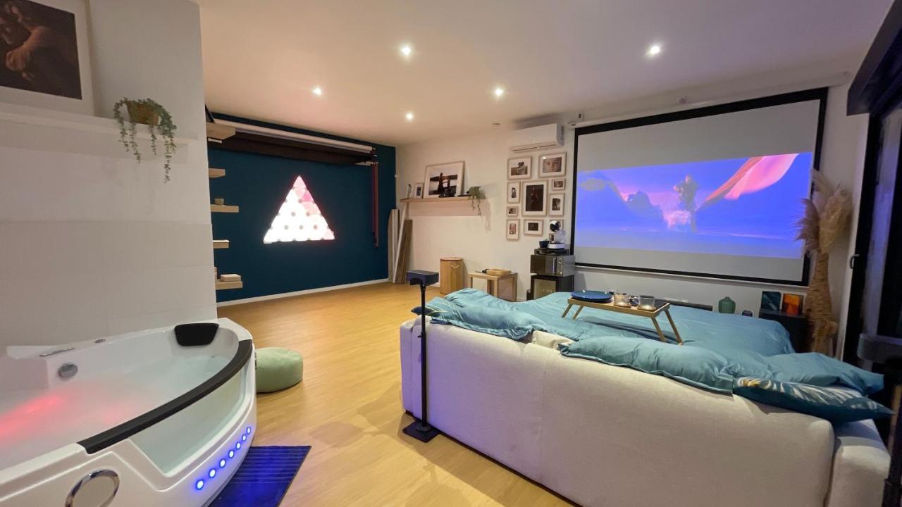 Capsule Nature & Photos - Jacuzzi - Netflix & Home Cinema - Ps5 & Jeu Thun-Saint-Martin 外观 照片